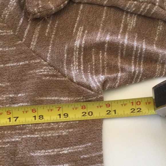 Umgee Tan Long Sleeved Tunic. Size Large - Picture 6 of 8